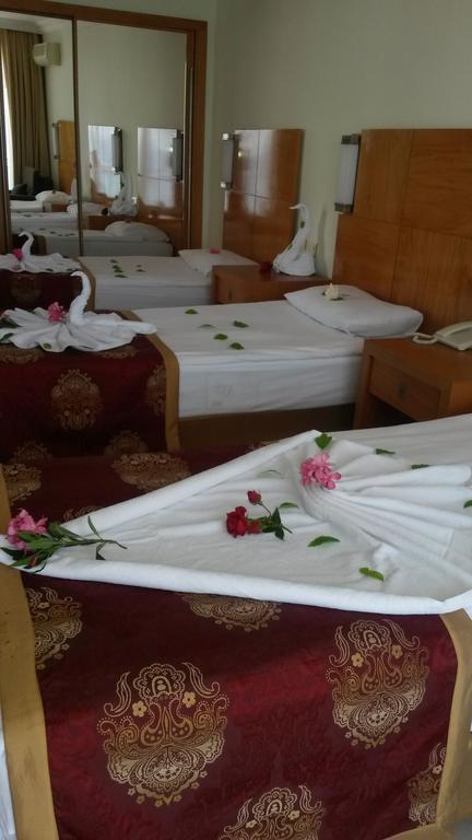 Yali Hotel Side Phòng bức ảnh