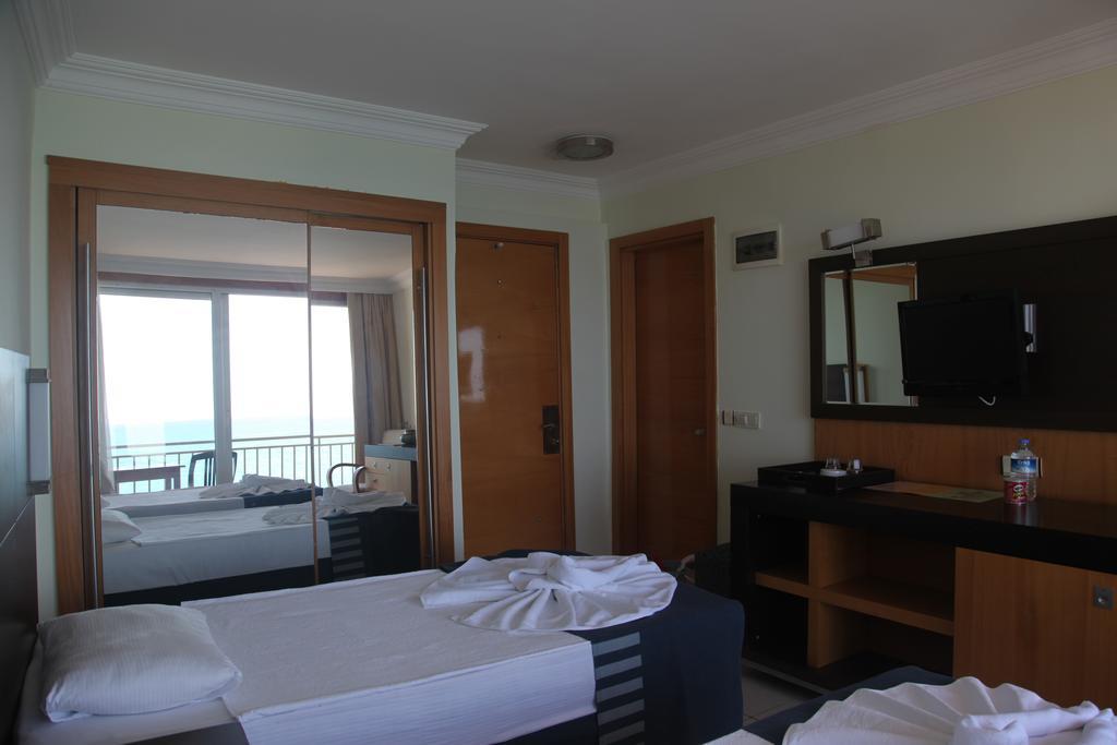 Yali Hotel Side Phòng bức ảnh